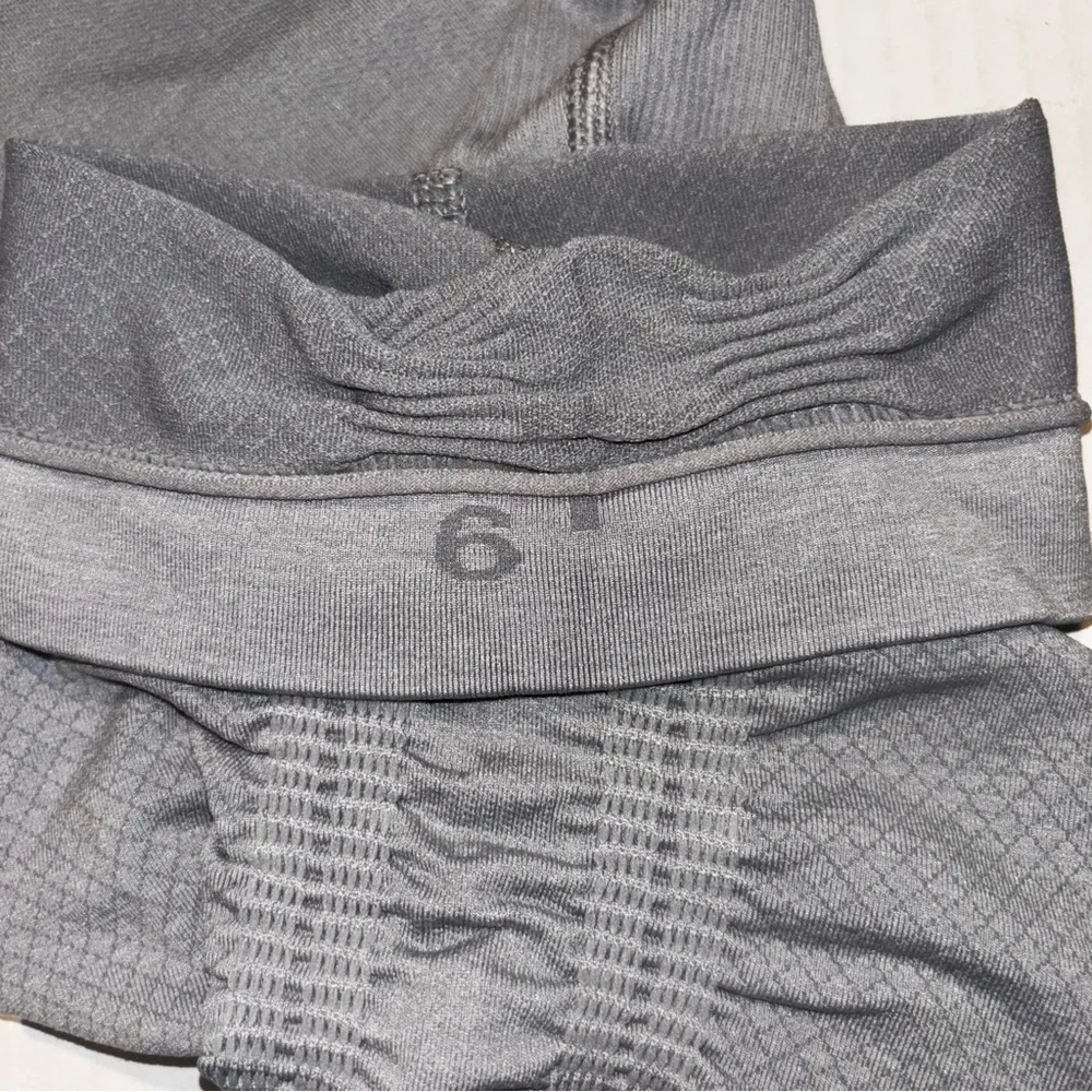 Lululemon In The Flow Crop II Leggings Grey Seamless‎ Women’s Size 6